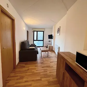 https://apartamentos-la-solana-3000-5-estrellas.andorra-la-vella-hotels.net